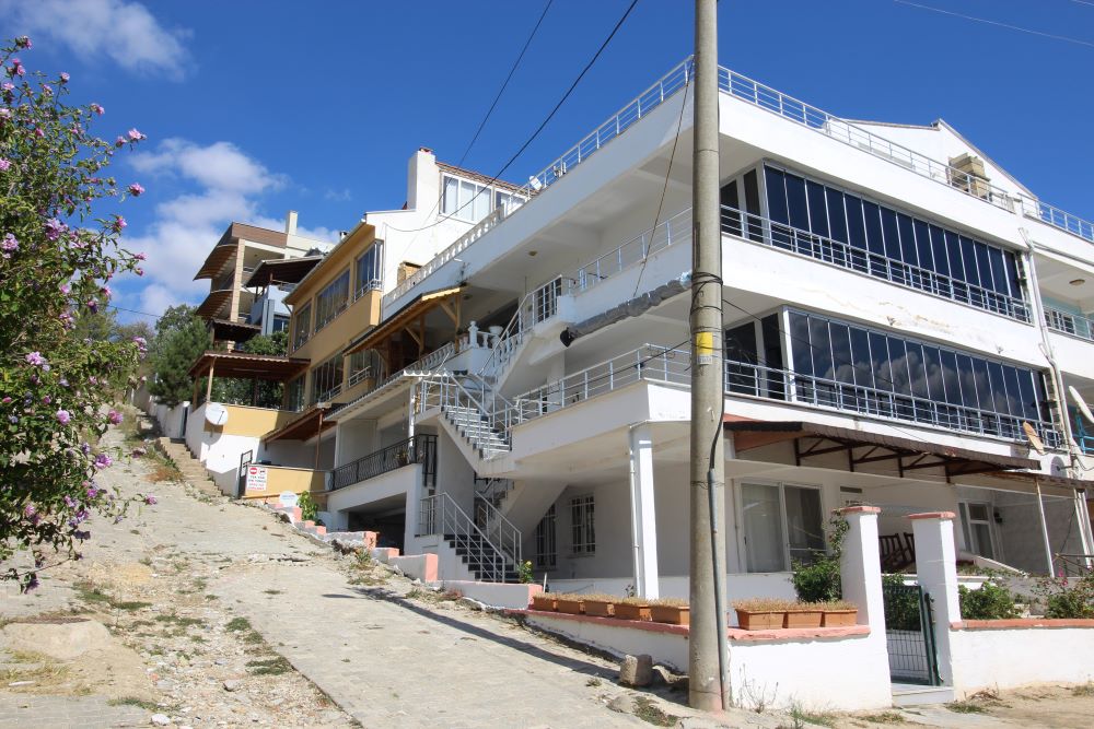 SAROS KÖRFEZİ ERİKLİDE 3+1 EŞYALI DAİRE